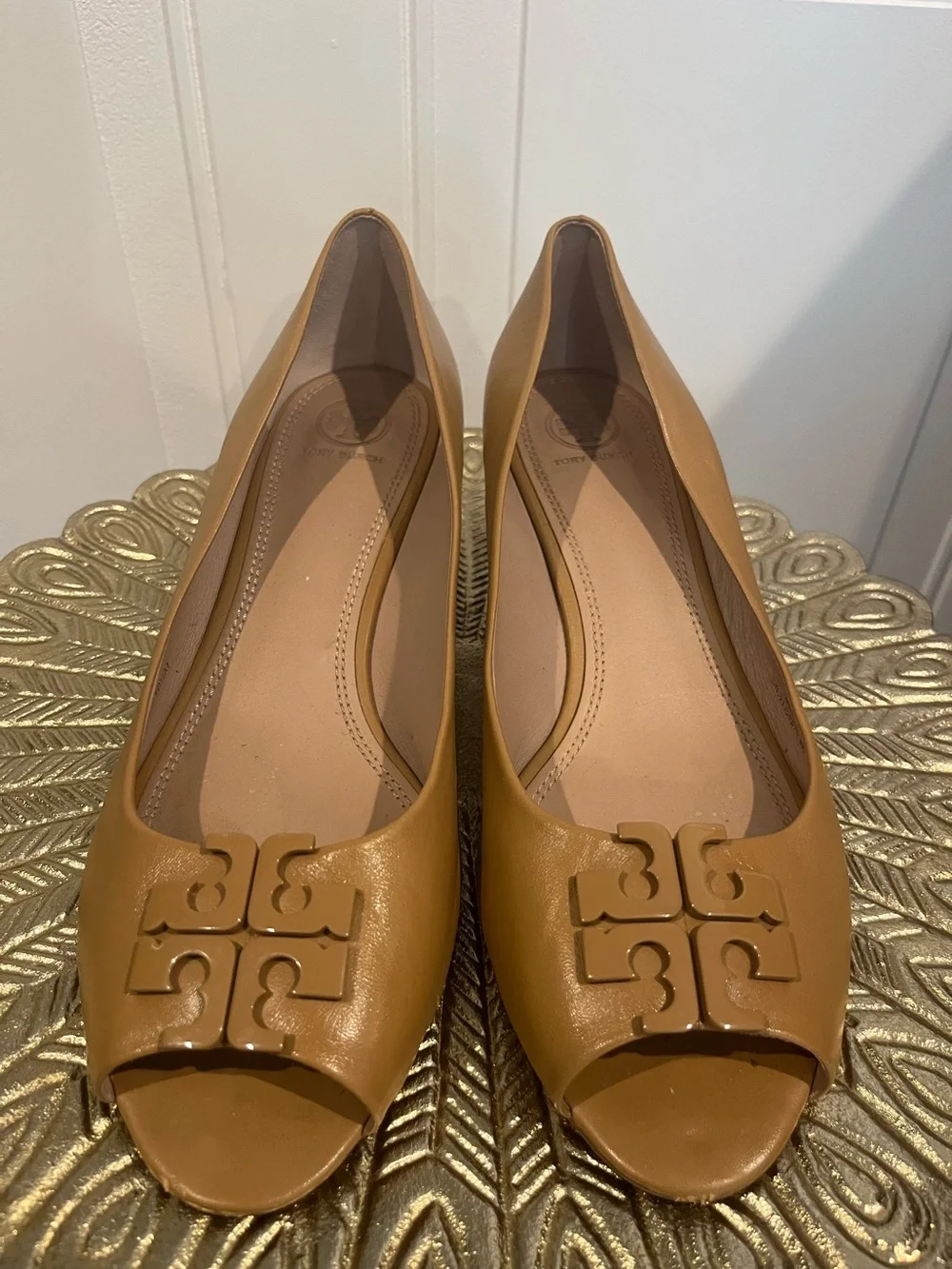Tan Tory Burch Women's Peep-Toe Leather Flats - Classic Casual Style